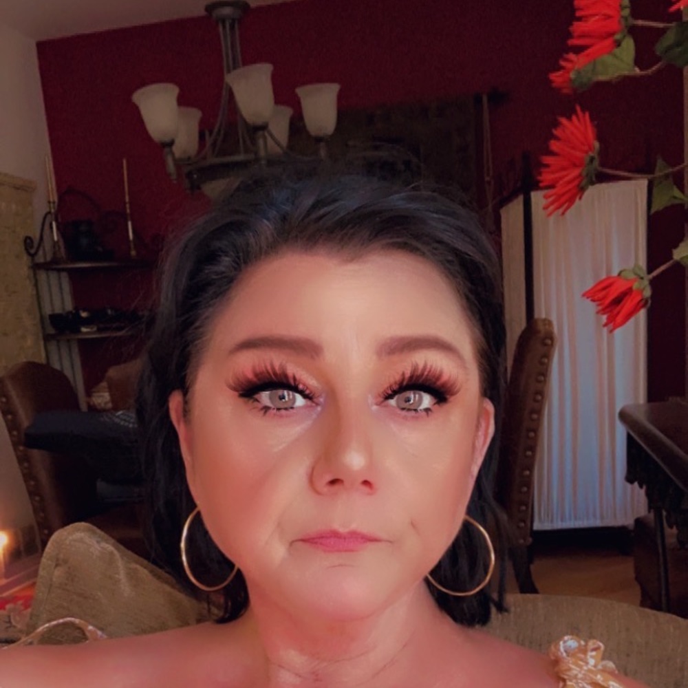 Meet your Posher, Leah